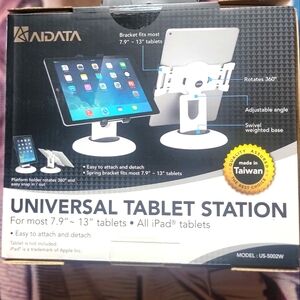 Universal Tablet Station - White
